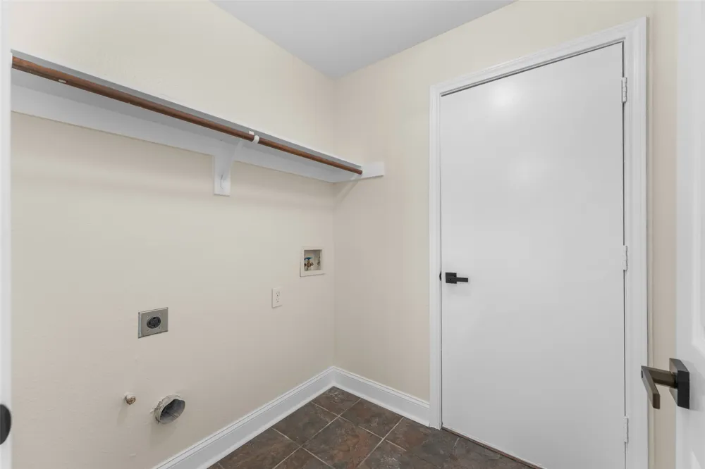 1064 The Meadows Parkway DeSoto, TX 75115