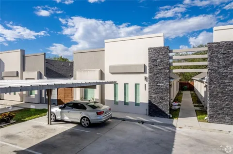 1709 W Garrison Drive #3