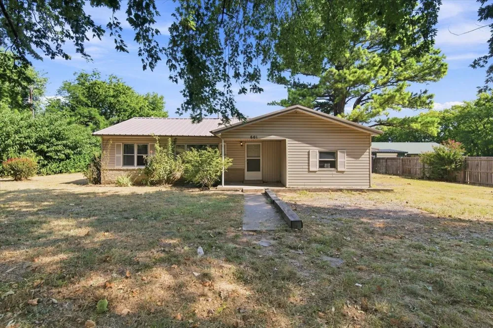 601 NE 12th Street Wagoner, OK 74467