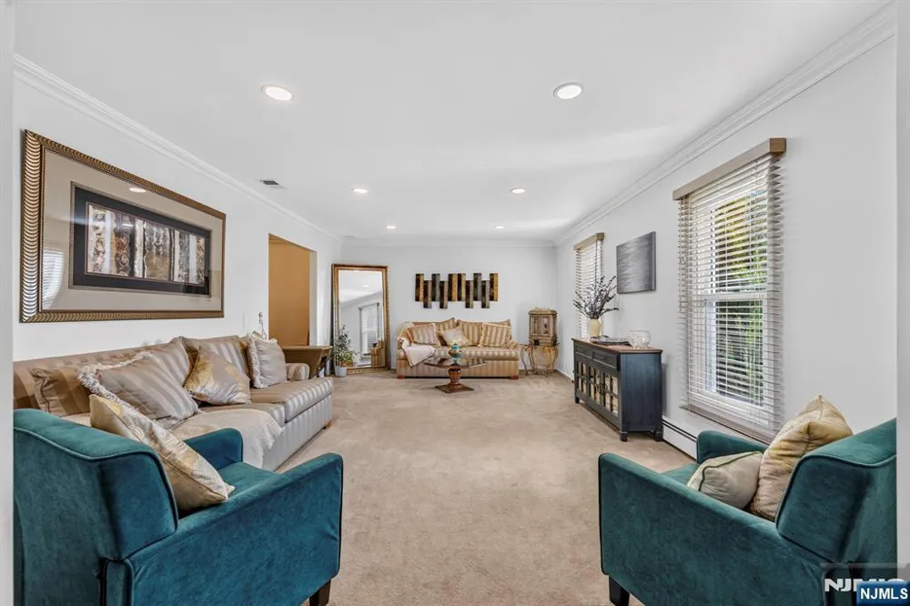 26 Coppola Court Clifton, NJ 07013