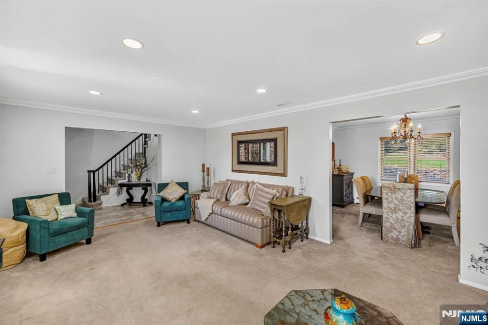 26 Coppola Court Clifton, NJ 07013
