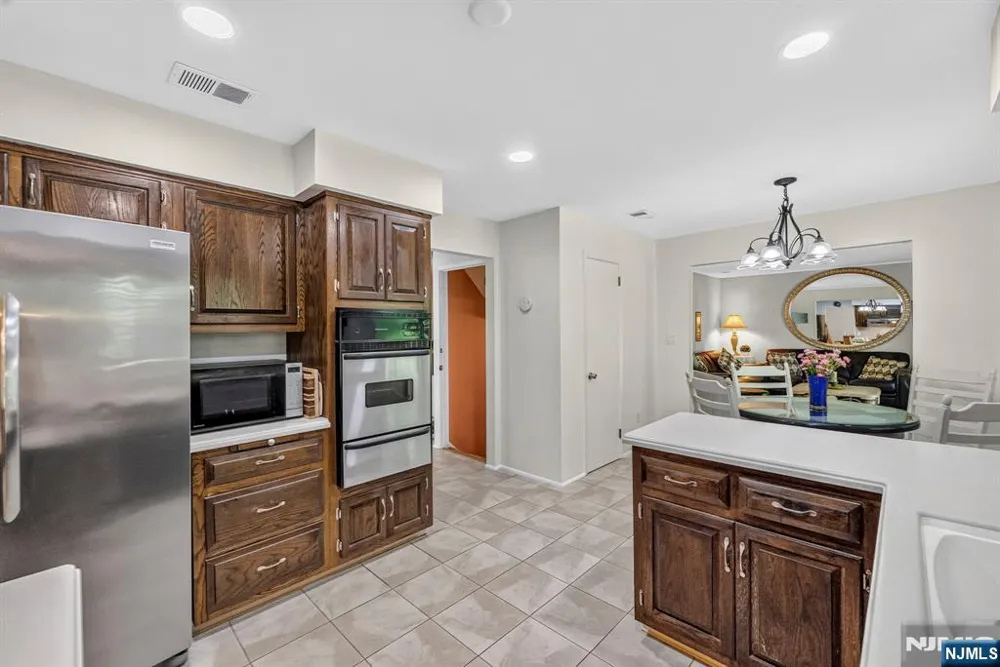 26 Coppola Court Clifton, NJ 07013