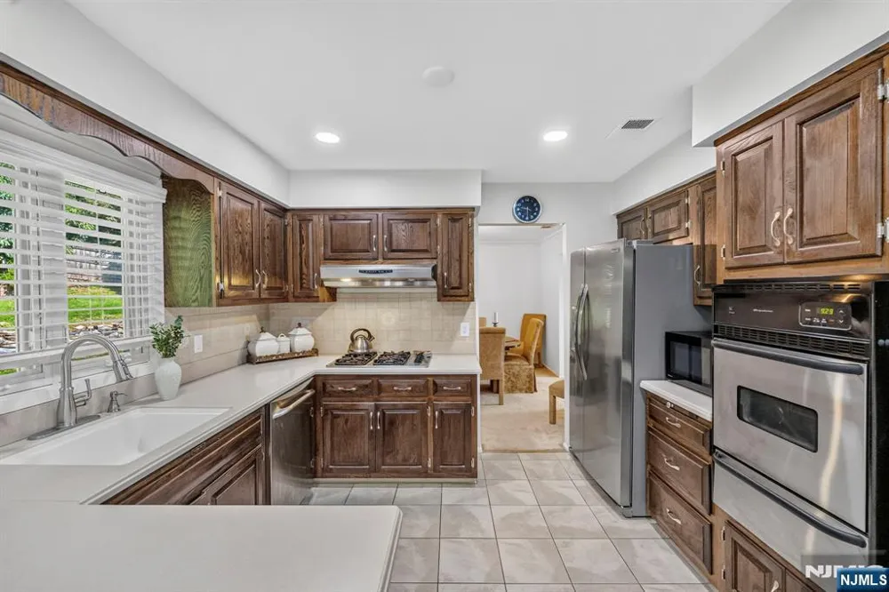 26 Coppola Court Clifton, NJ 07013