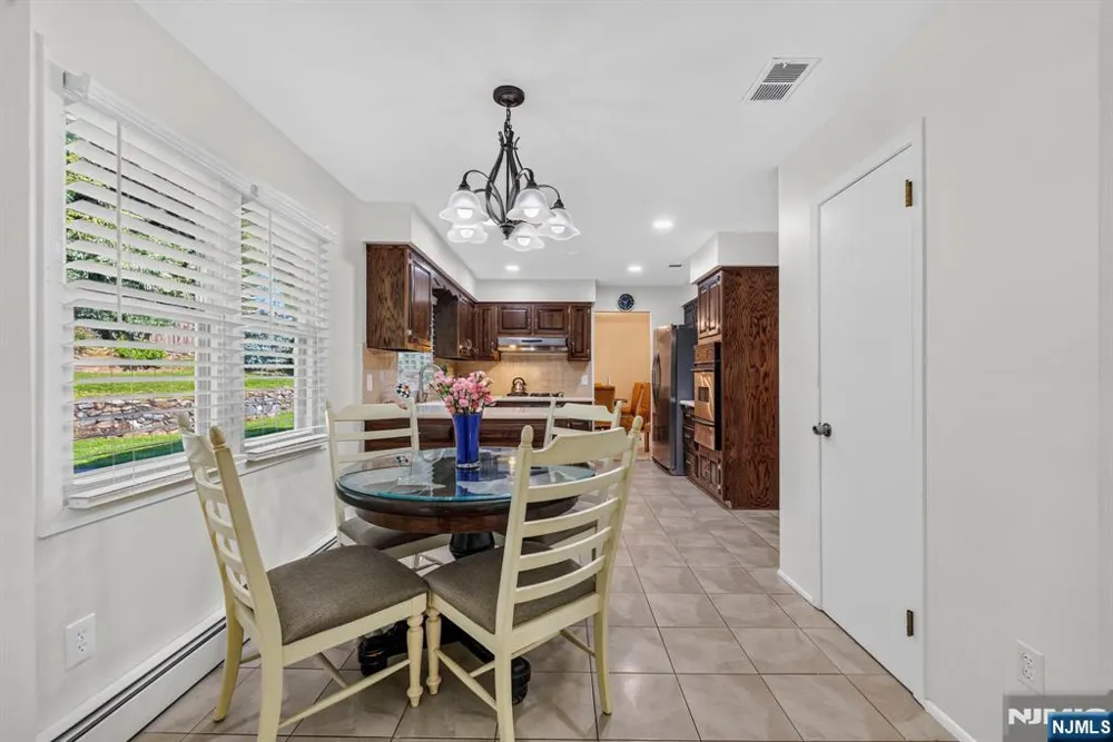 26 Coppola Court Clifton, NJ 07013