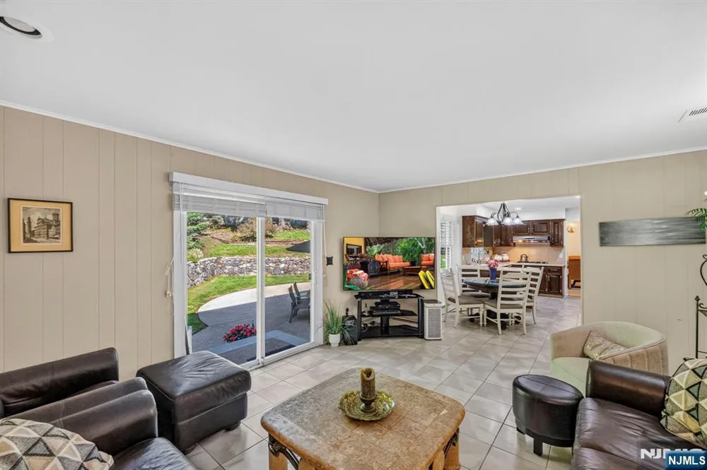 26 Coppola Court Clifton, NJ 07013