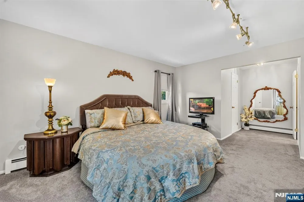 26 Coppola Court Clifton, NJ 07013