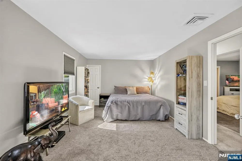 26 Coppola Court Clifton, NJ 07013