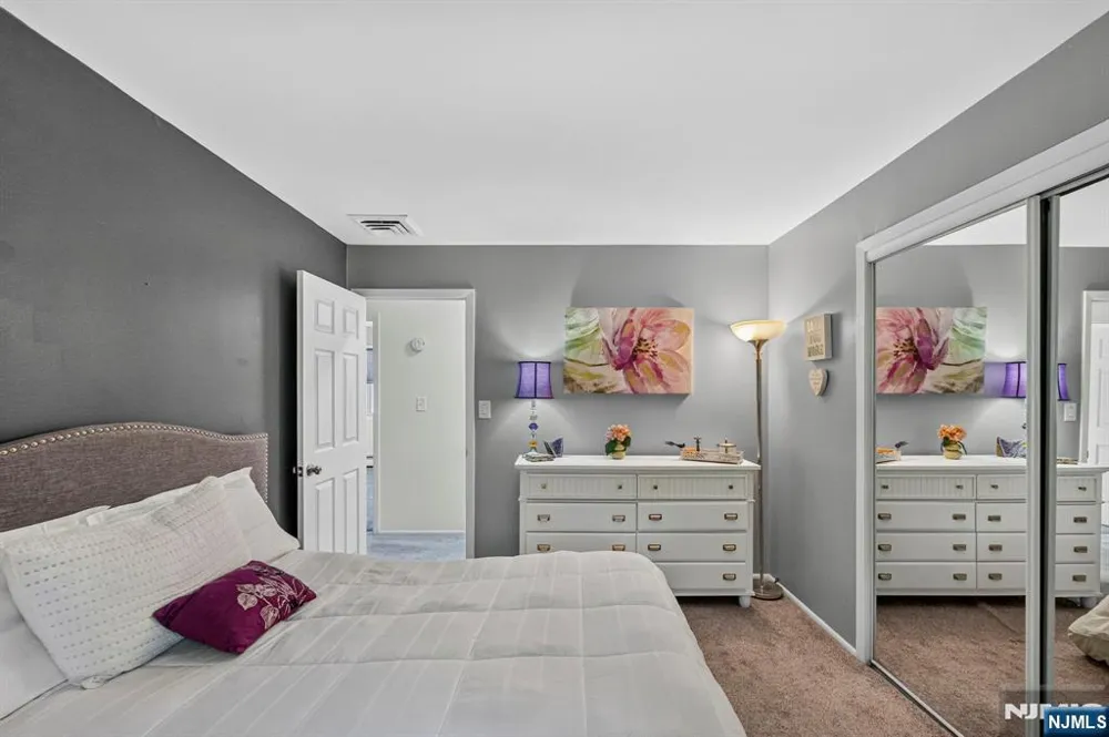 26 Coppola Court Clifton, NJ 07013