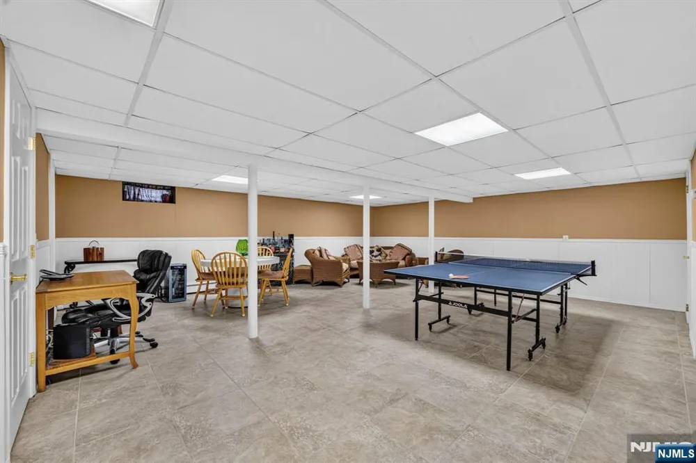 26 Coppola Court Clifton, NJ 07013
