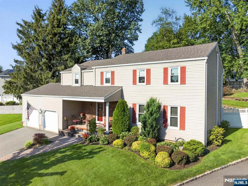 26 Coppola Court Clifton, NJ 07013