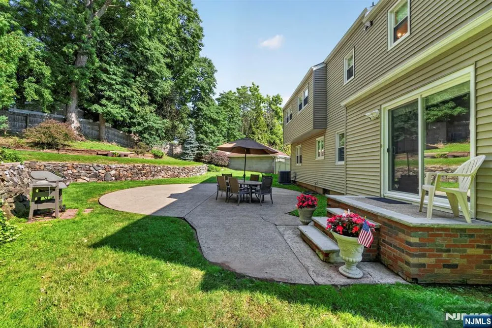 26 Coppola Court Clifton, NJ 07013