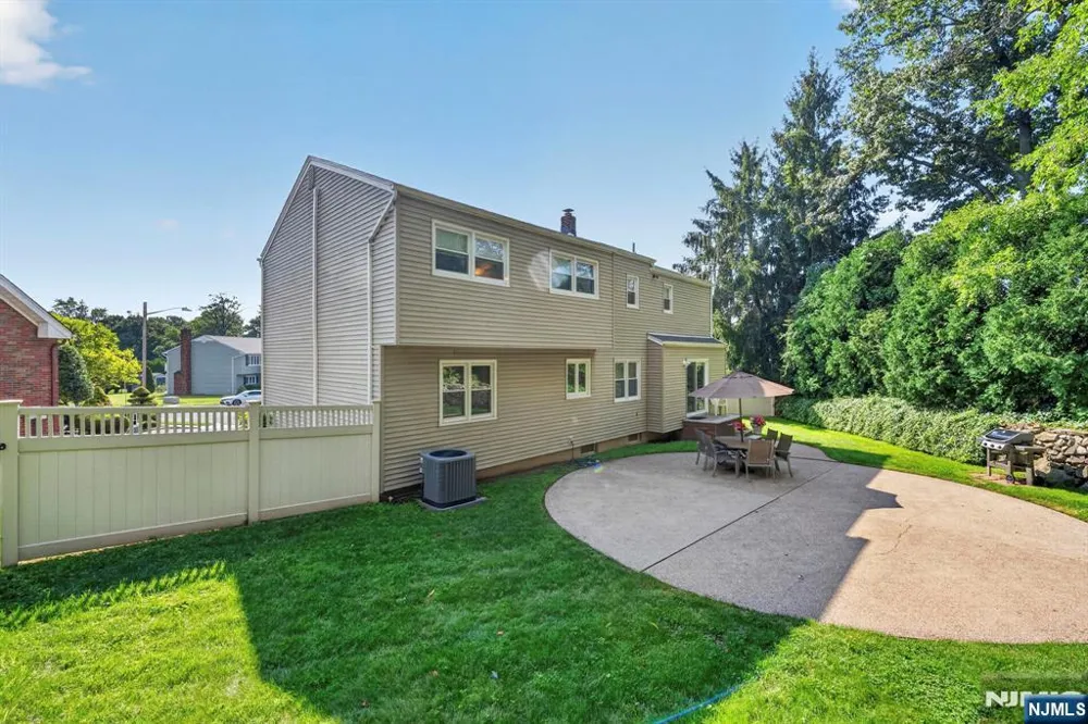 26 Coppola Court Clifton, NJ 07013