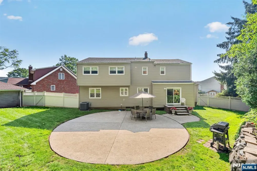 26 Coppola Court Clifton, NJ 07013