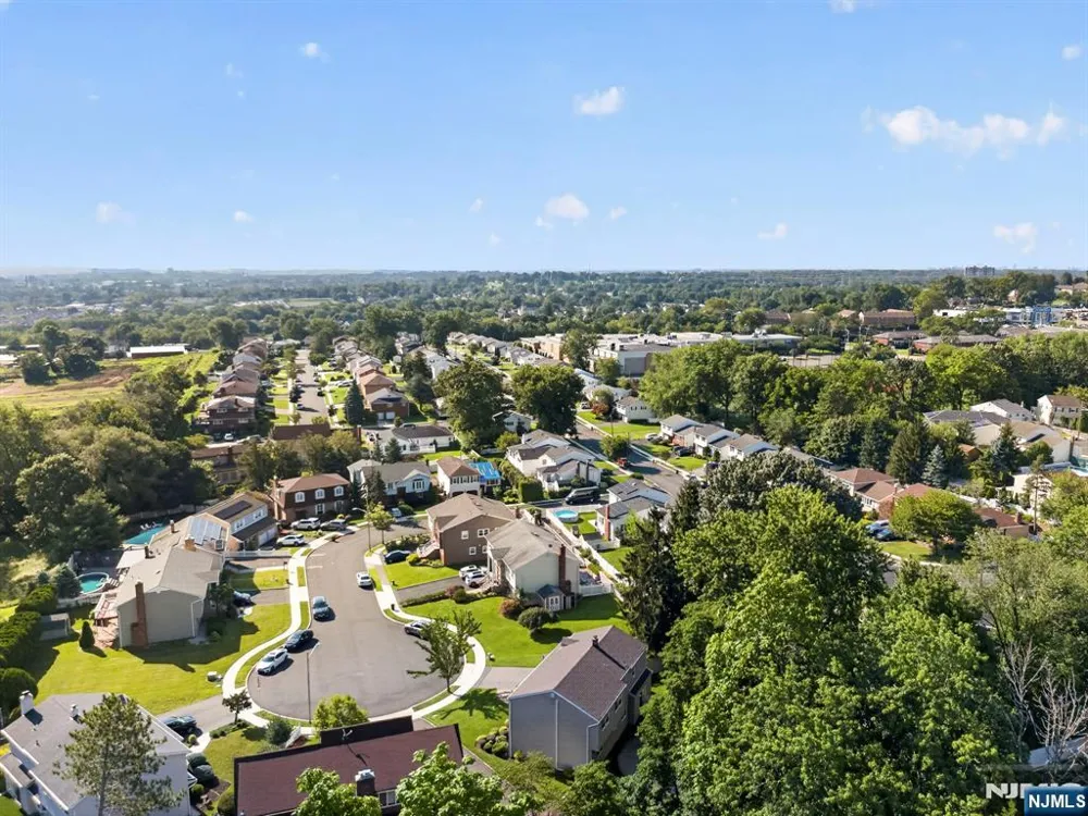 26 Coppola Court Clifton, NJ 07013
