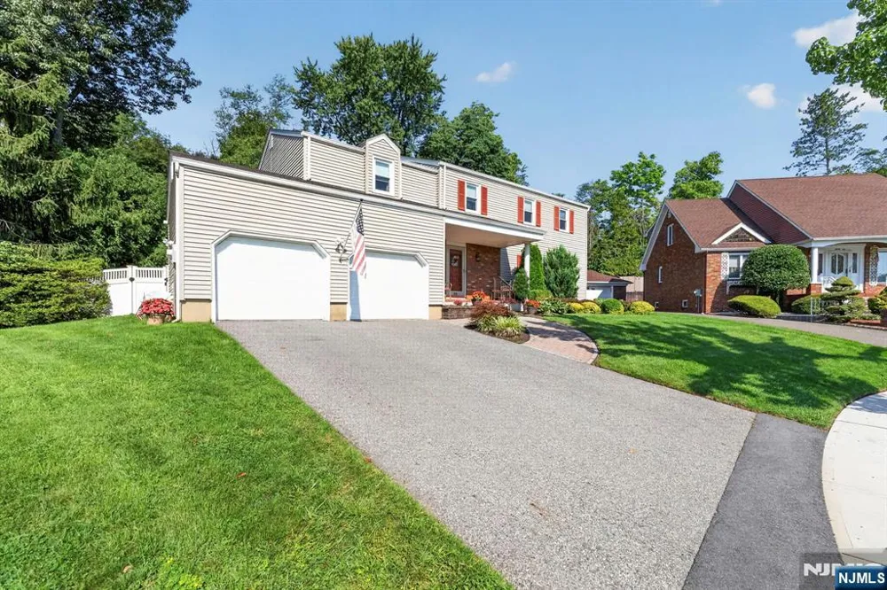 26 Coppola Court Clifton, NJ 07013