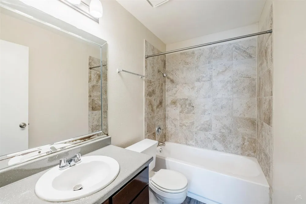 2809 W William Cannon Drive #E201 Austin, TX 78745