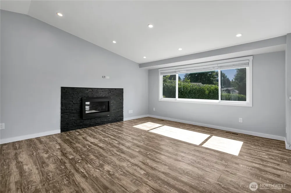 4525 149th Place SW Lynnwood, WA 98087