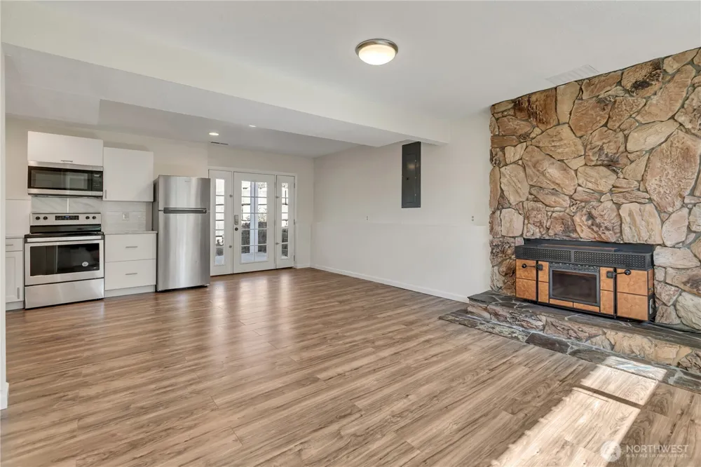 4525 149th Place SW Lynnwood, WA 98087