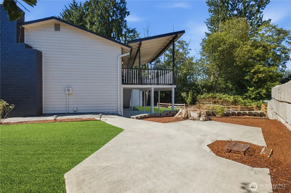 4525 149th Place SW Lynnwood, WA 98087