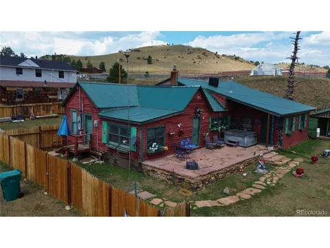 307 W Golden Avenue