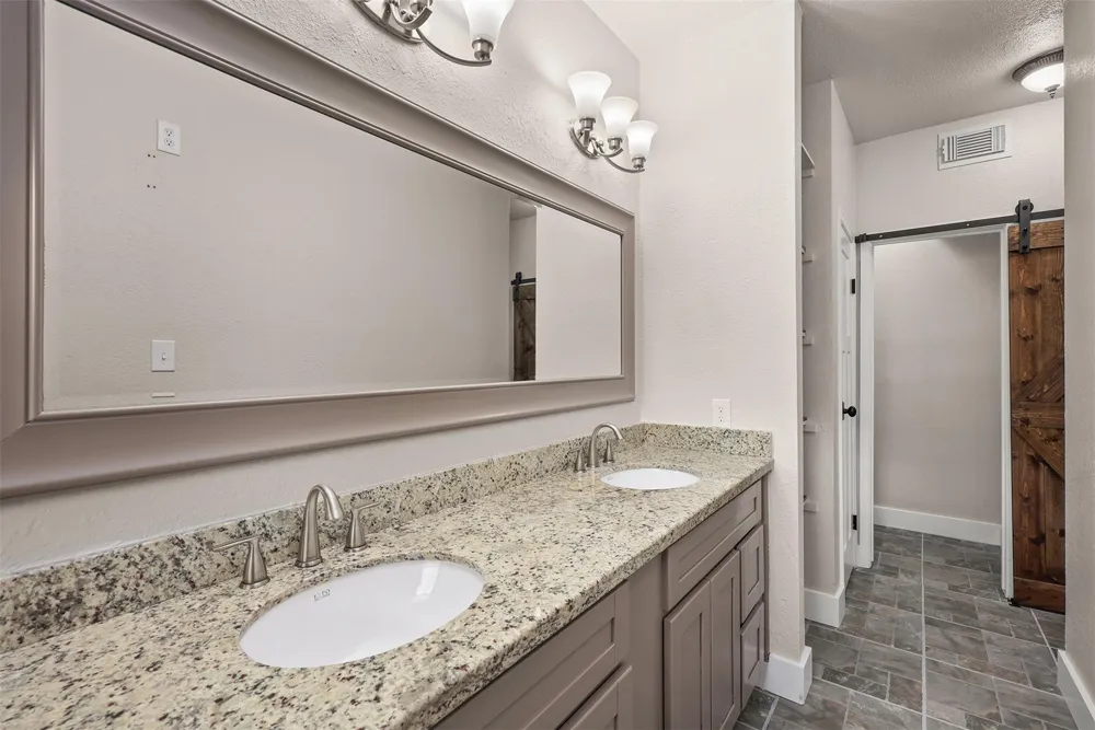 18809 Egret Bay Boulevard #214 Webster, TX 77058