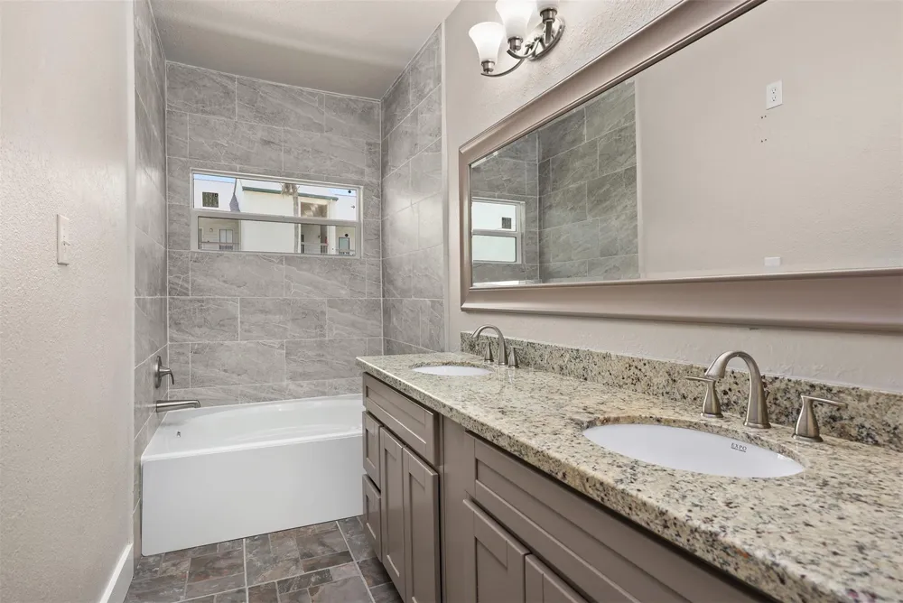 18809 Egret Bay Boulevard #214 Webster, TX 77058