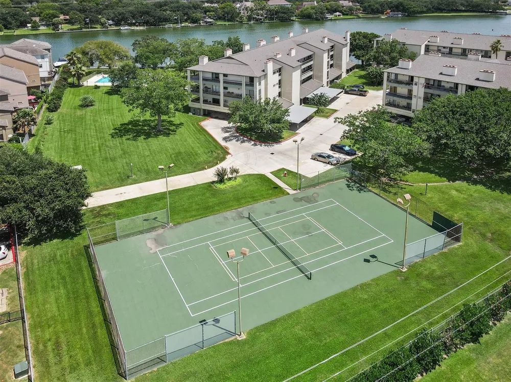 18809 Egret Bay Boulevard #214 Webster, TX 77058