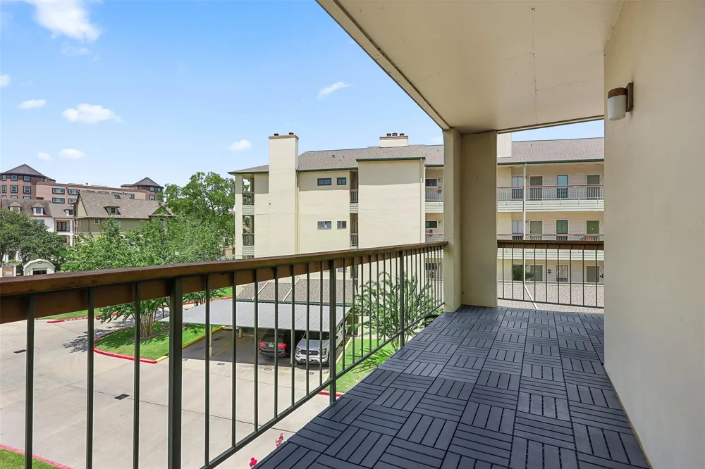 18809 Egret Bay Boulevard #214 Webster, TX 77058