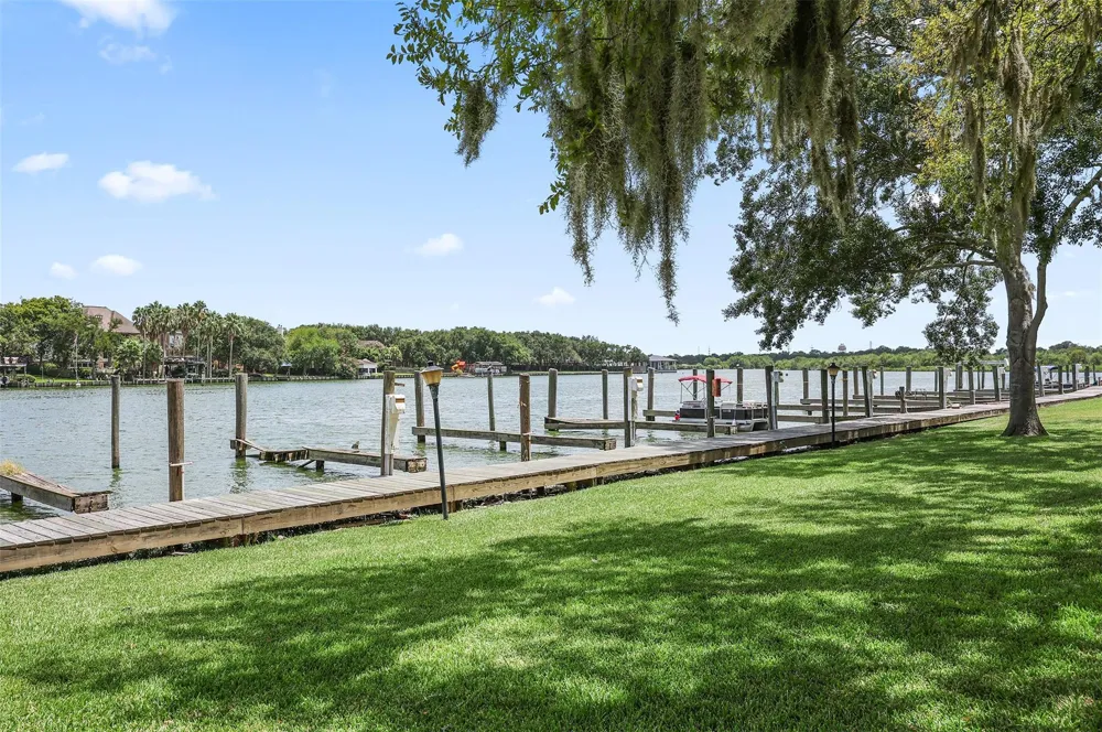 18809 Egret Bay Boulevard #214 Webster, TX 77058