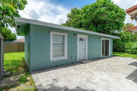 2831 SEACREST BOULEVARD #B