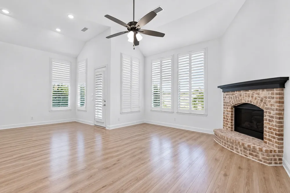 7541 Pondview Lane Fort Worth, TX 76123
