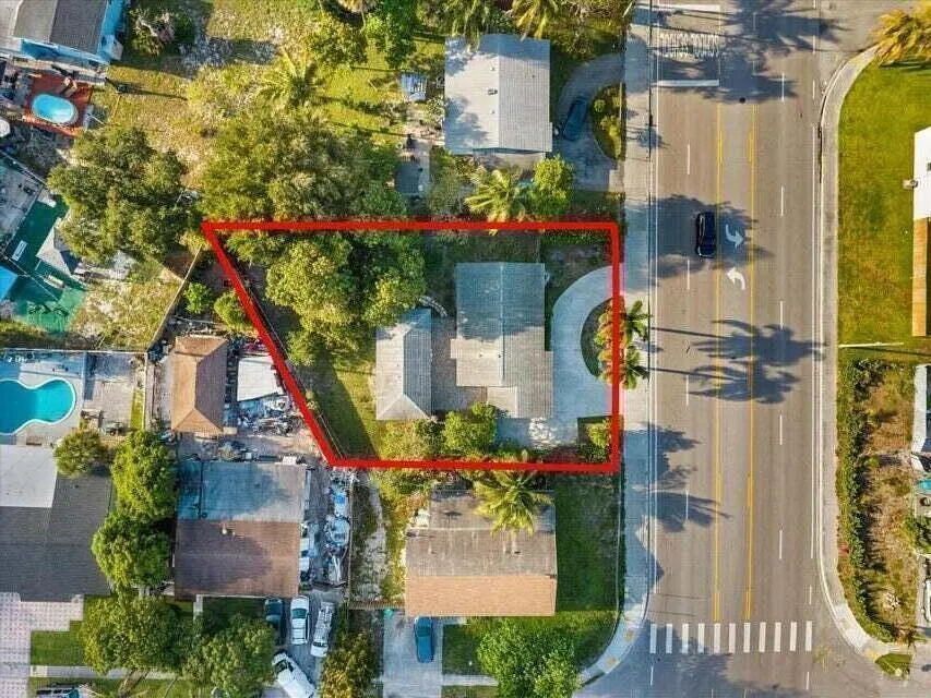 2831 SEACREST BOULEVARD Boynton Beach, FL 33435