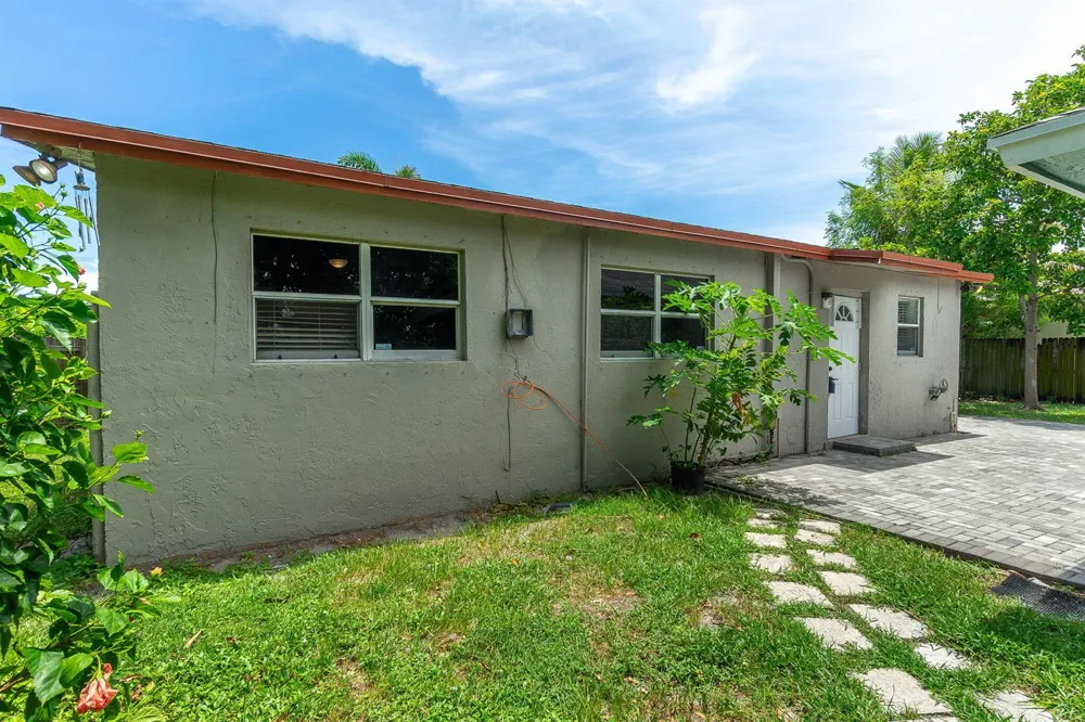 2831 SEACREST BOULEVARD Boynton Beach, FL 33435