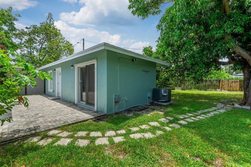 2831 SEACREST BOULEVARD Boynton Beach, FL 33435