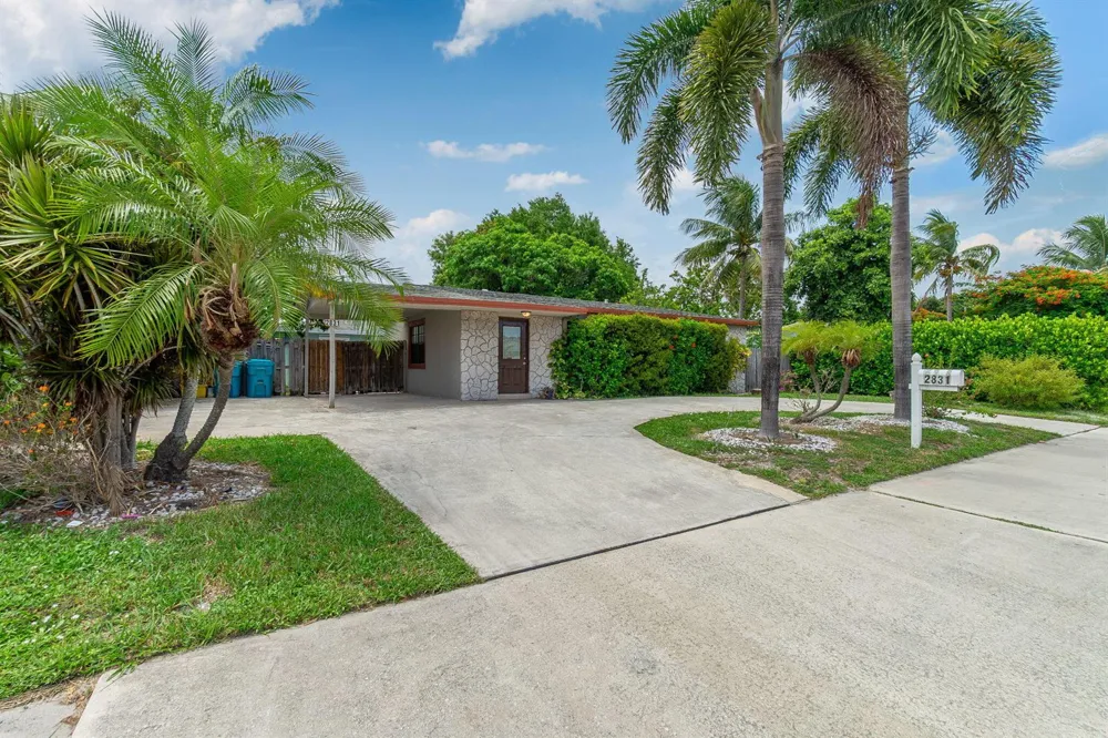 2831 SEACREST BOULEVARD Boynton Beach, FL 33435