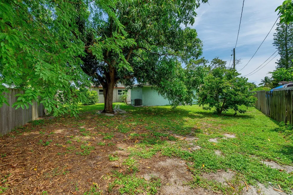 2831 SEACREST BOULEVARD Boynton Beach, FL 33435