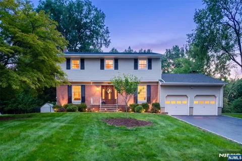 8 Cedar Lane