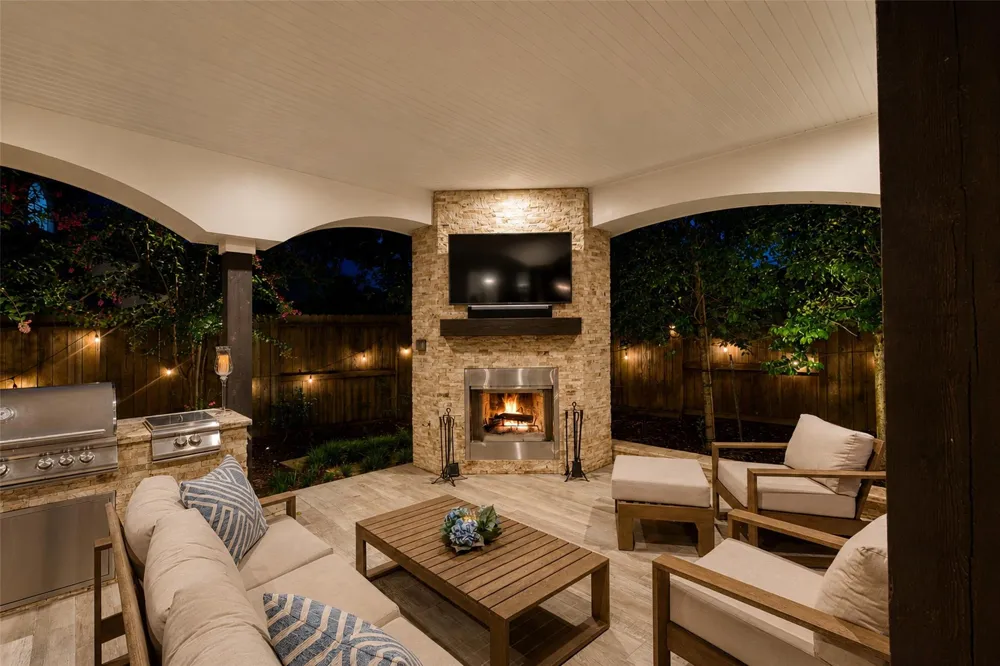 923 Chinquapin Place Houston, TX 77094