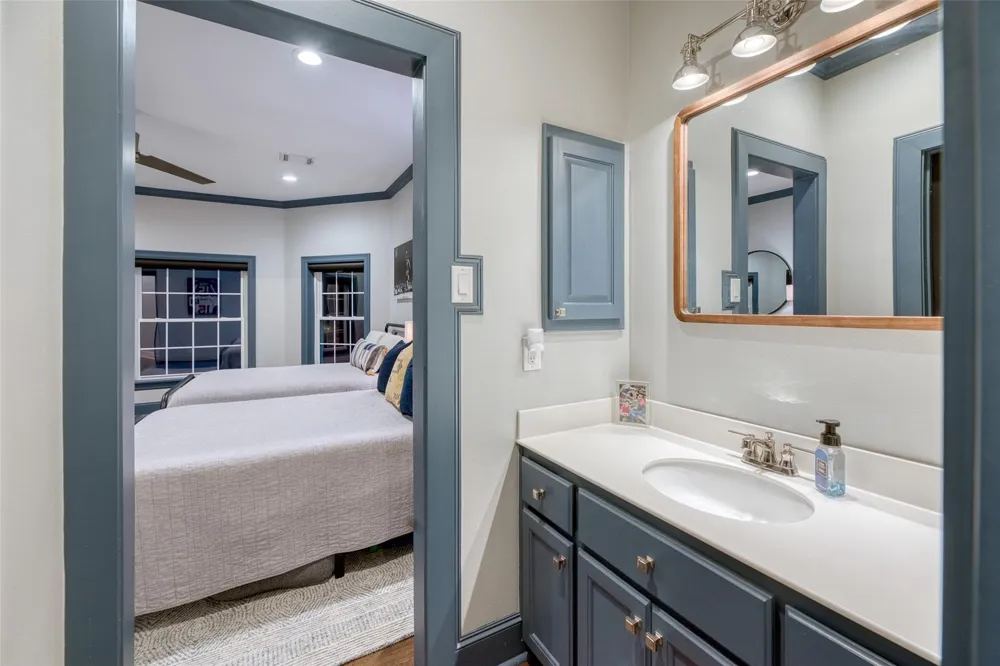 923 Chinquapin Place Houston, TX 77094