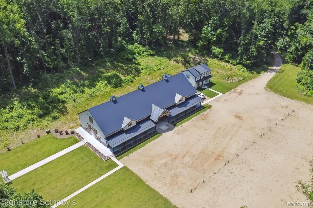 15165 MAIN STREET Buchanan City, MI 49107