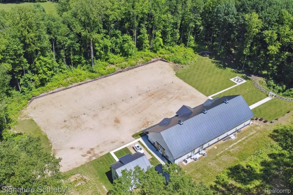 15165 MAIN STREET Buchanan City, MI 49107