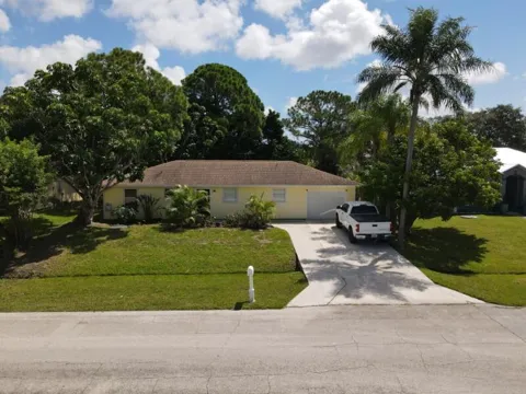 1673 SW Gemini Lane