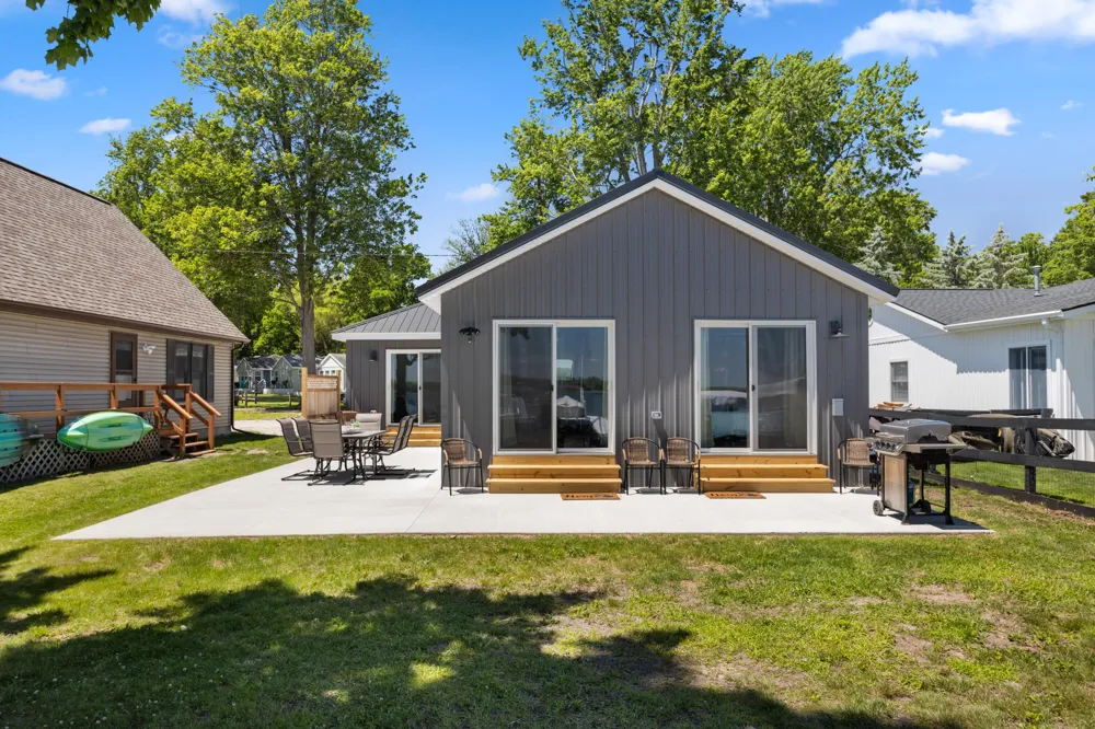 2751 Russell Drive Wayland, MI 49348