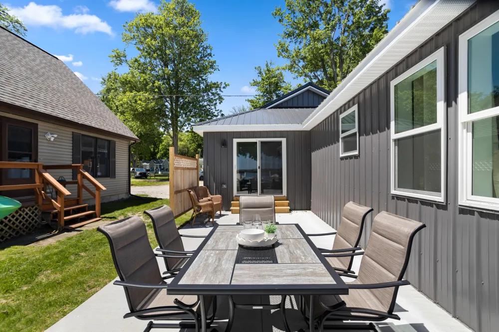 2751 Russell Drive Wayland, MI 49348