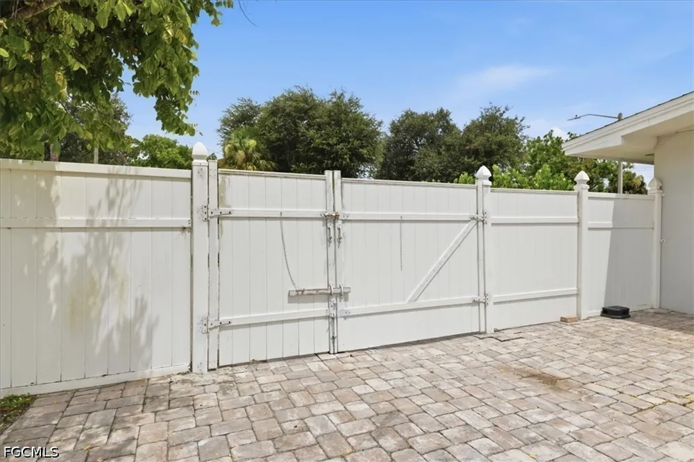 Winkler Avenue Fort Myers, FL 33901