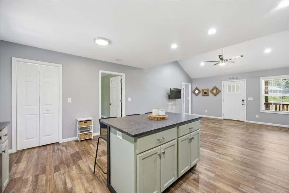 2704 Quarles Road Rocky Face, GA 30740