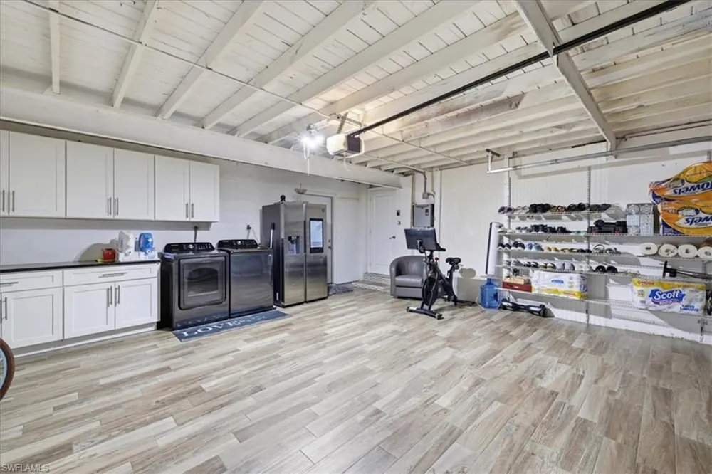 1821 Winkler Avenue Fort Myers, FL 33901