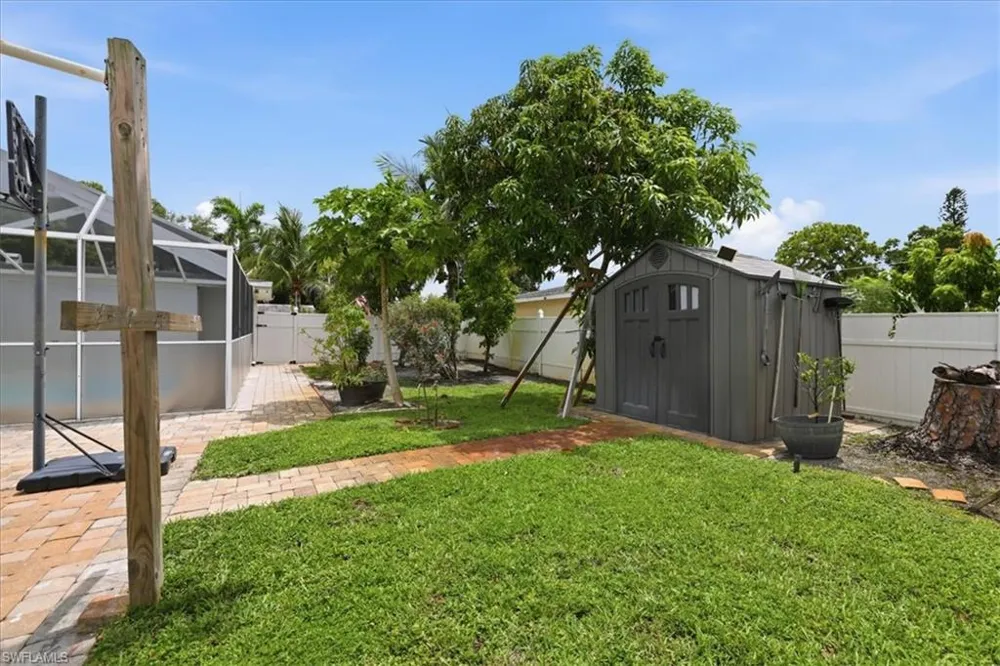 1821 Winkler Avenue Fort Myers, FL 33901