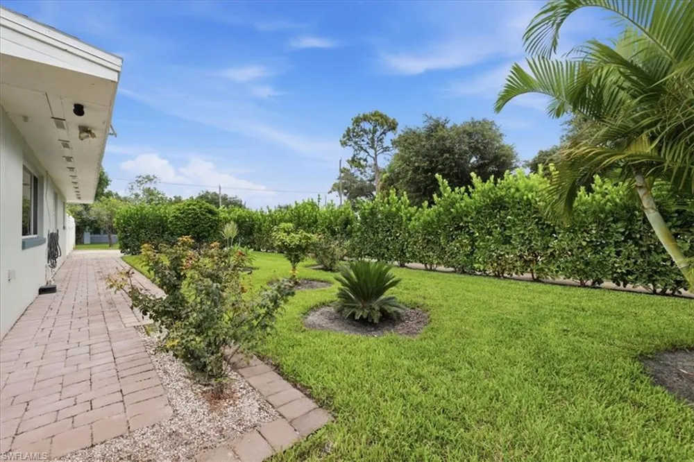 1821 Winkler Avenue Fort Myers, FL 33901