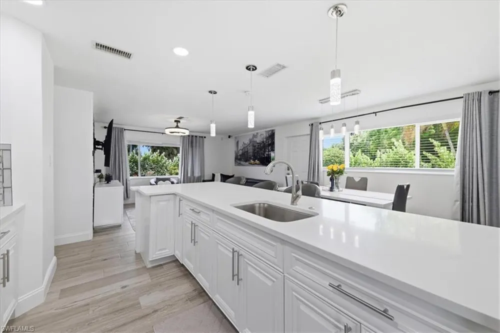 1821 Winkler Avenue Fort Myers, FL 33901